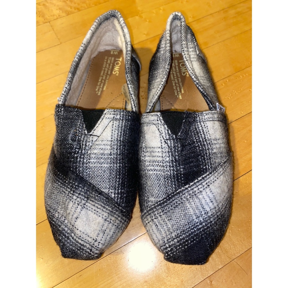 Toms Shoes